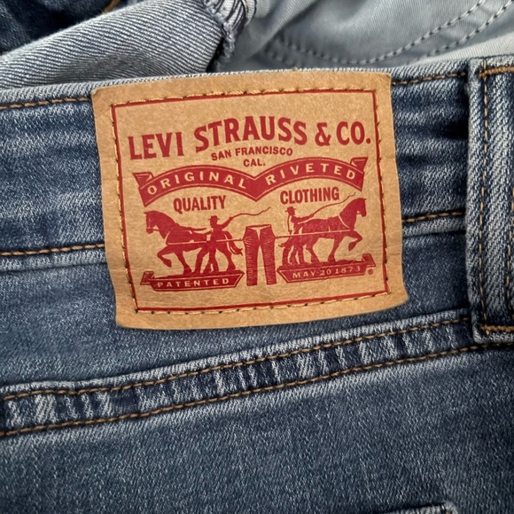 Levi’s 721 High Rise Skinny Jeans Size 32 Medium Wash Women's High Rise Jeans - Picture 7 of 16